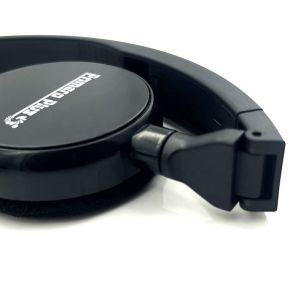 Comfortable Disposable Headphones with 3.5mm Audio Plug for Airline Travel in In