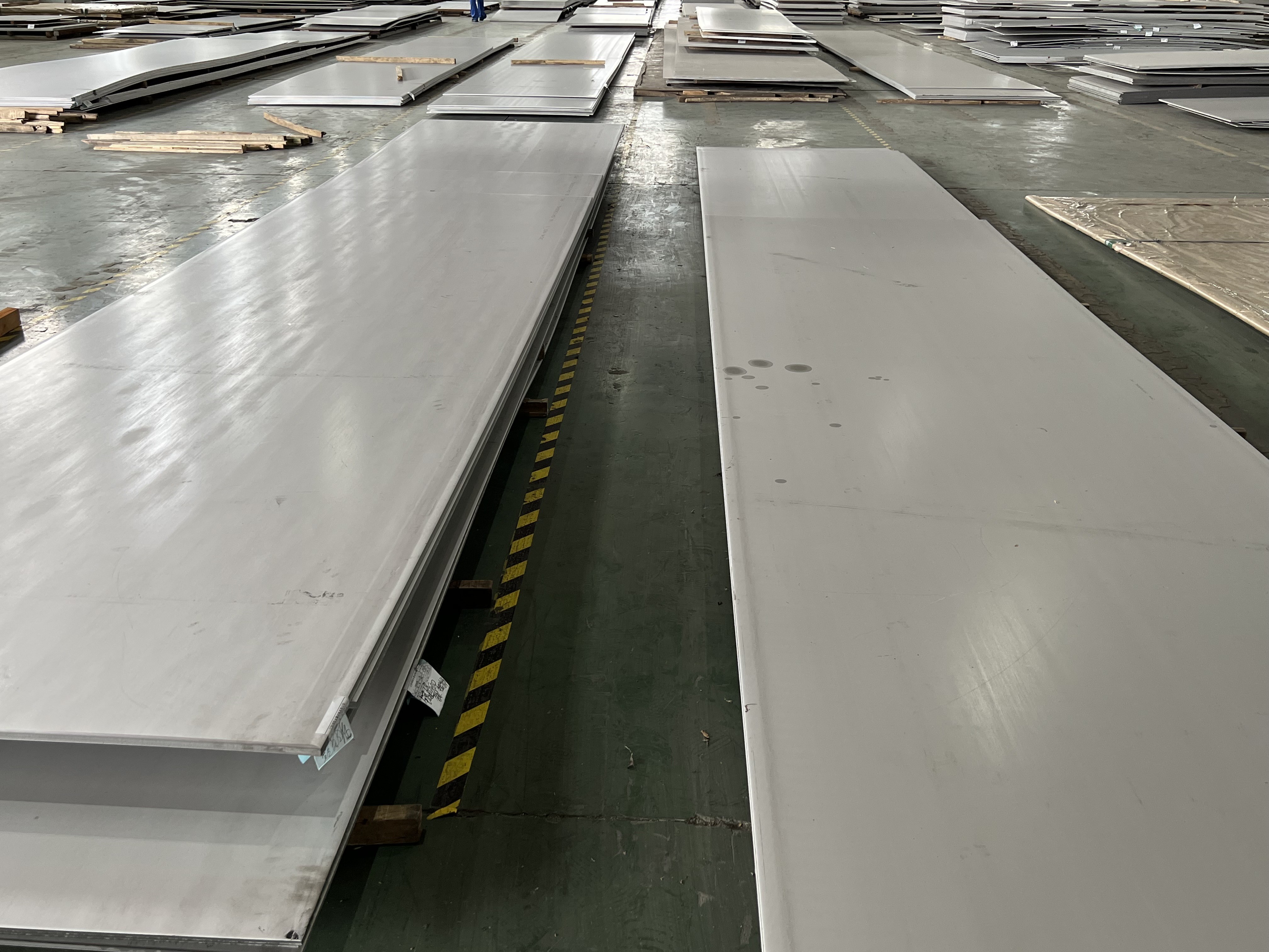 Hot Rolled SUS440A 440B 440C Stainless Steel Plate 9Cr18Mo Steel Plate Cutting