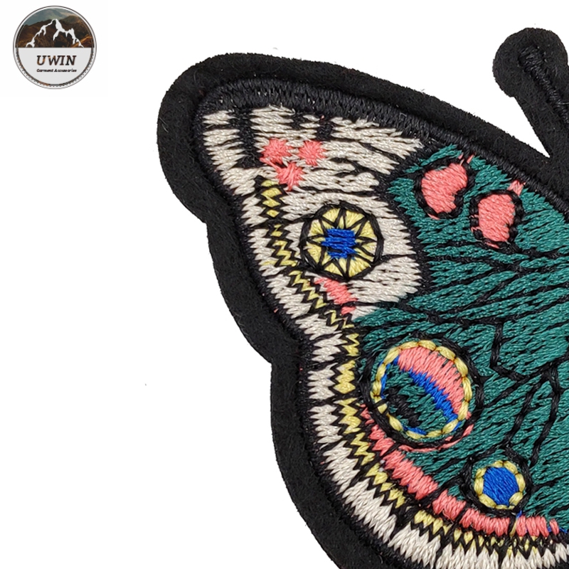 Washable Butterfly Sew On Embroidered Patches OEM Merrowed Border Customized Logo