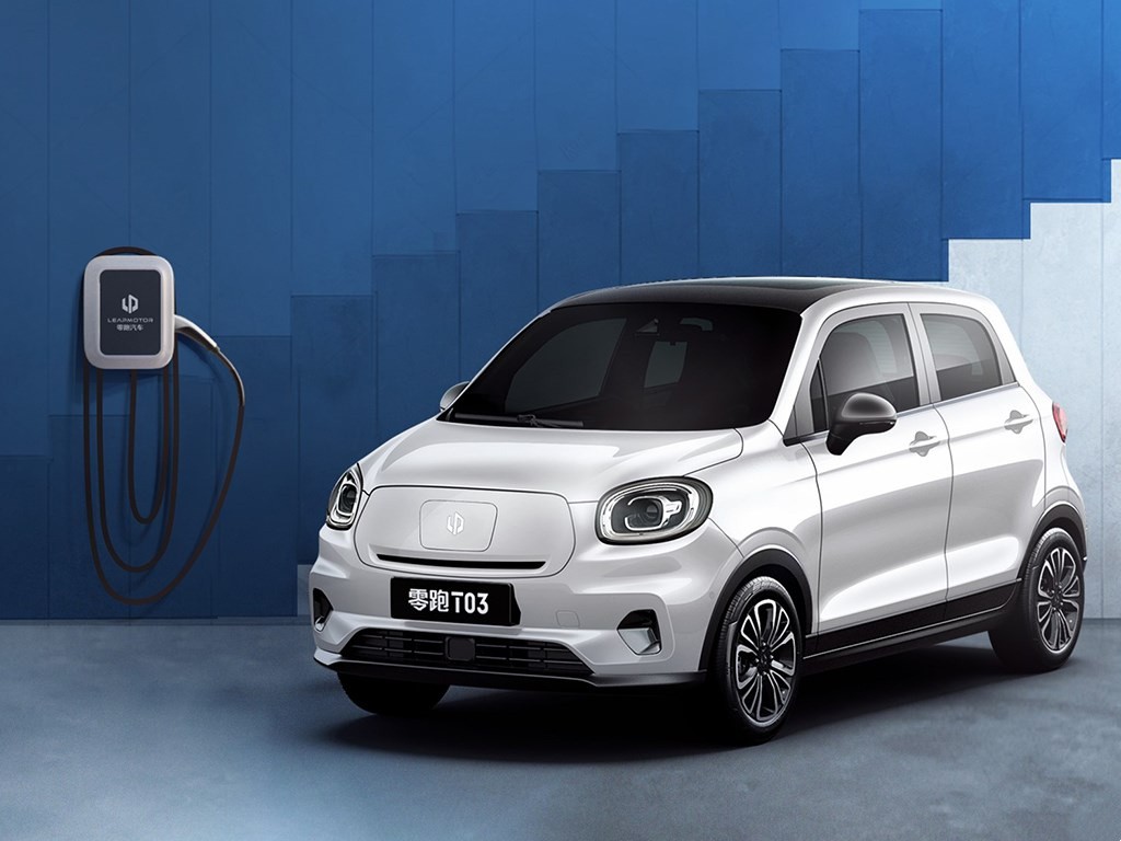 LEAPMOTOR T03 Mini EV Cars 5 Doors 4 Seater White Color 100% Electric