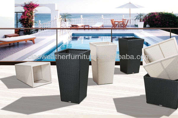Floor Rattan Cover Flower Pot with Zinc Basin Inside and Advanced Technology