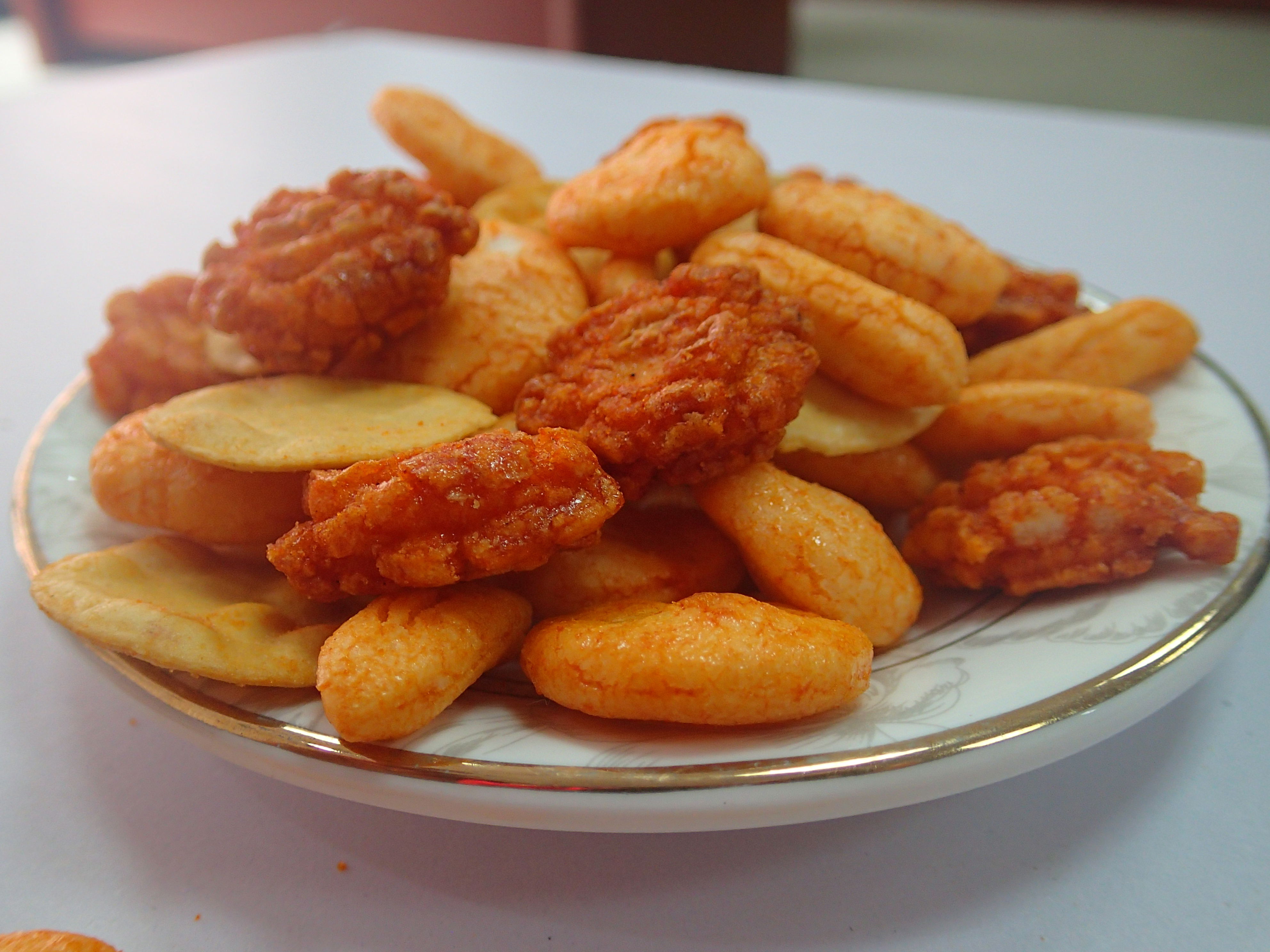 Crunchy Fried Rice Crackers Glutinous OEM Rice Crispy Cookies