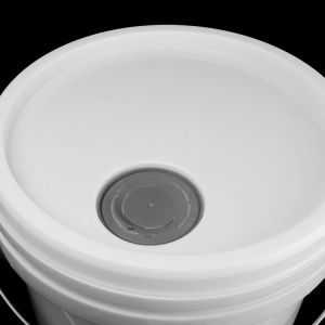  ISO9001 Certification 20 Ltr Lubricant Bucket With Spout Lid Manufactures
