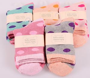  Dots patterned design winter terry socks for women Manufactures