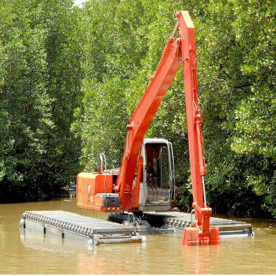 Cat 320dl Komatsu PC200 Amphibious Excavator Long Boom Arm Digging The River Canal