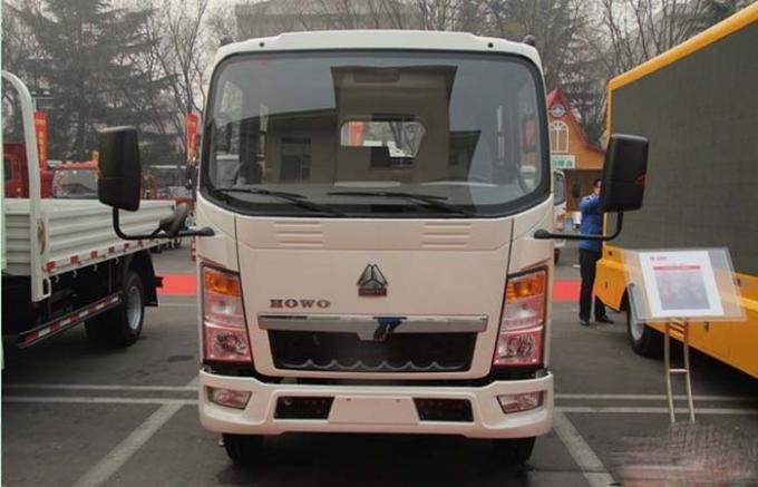 High Efficiency Light Duty Trucks , 4500 Wheelbase 18 Foot Box Truck
