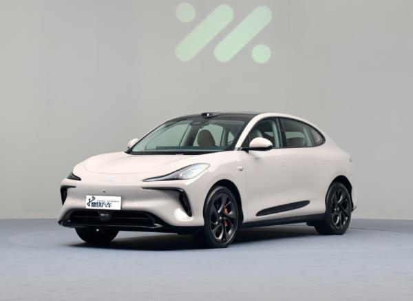 New Energy Auto IM EV Car 5 Seat IM LS6 China Motor Power Adult Personal