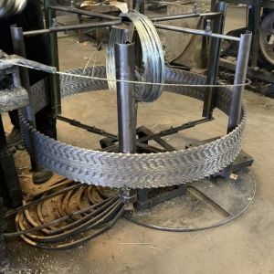 Silver Constantine Razor Wire / Security Protection Gi Concertina Wire BTO-10