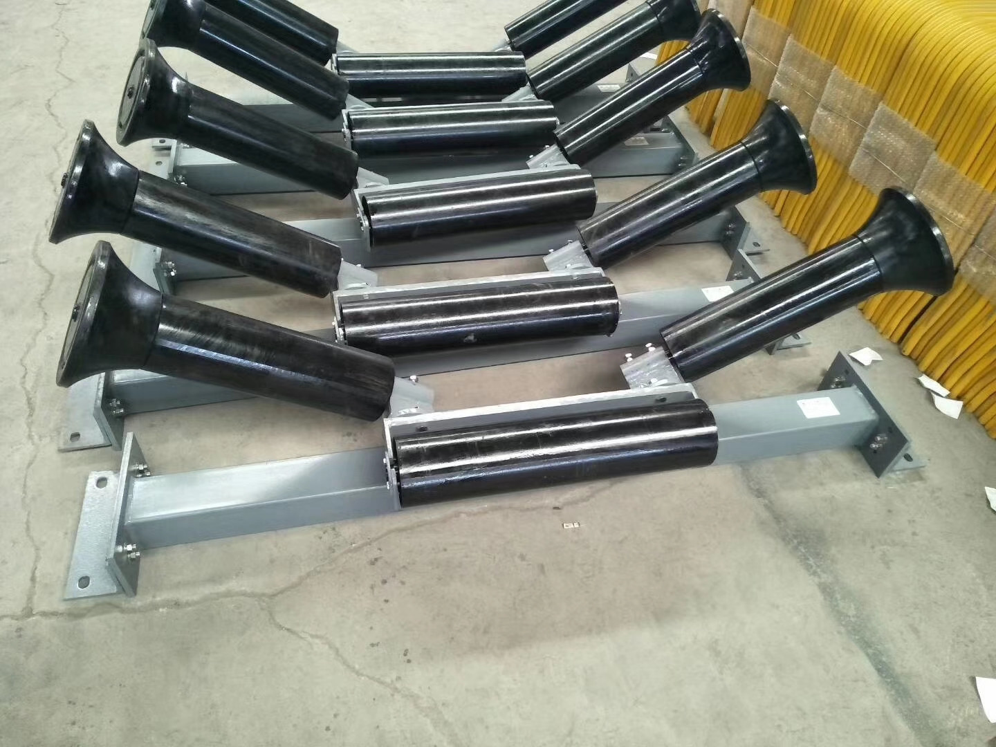 Carbon Steel Q345B Garland Idlers In Belt Conveyor Baked Painting