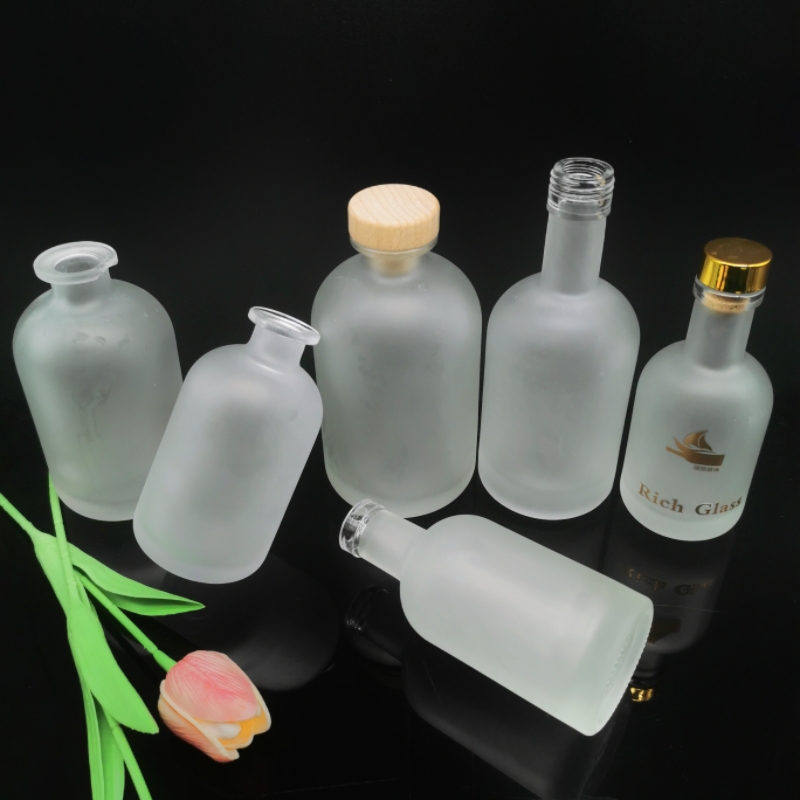 250ml 700ml Frosted Round Glass Bottle for Liquor Made of Super Flint Glass Material