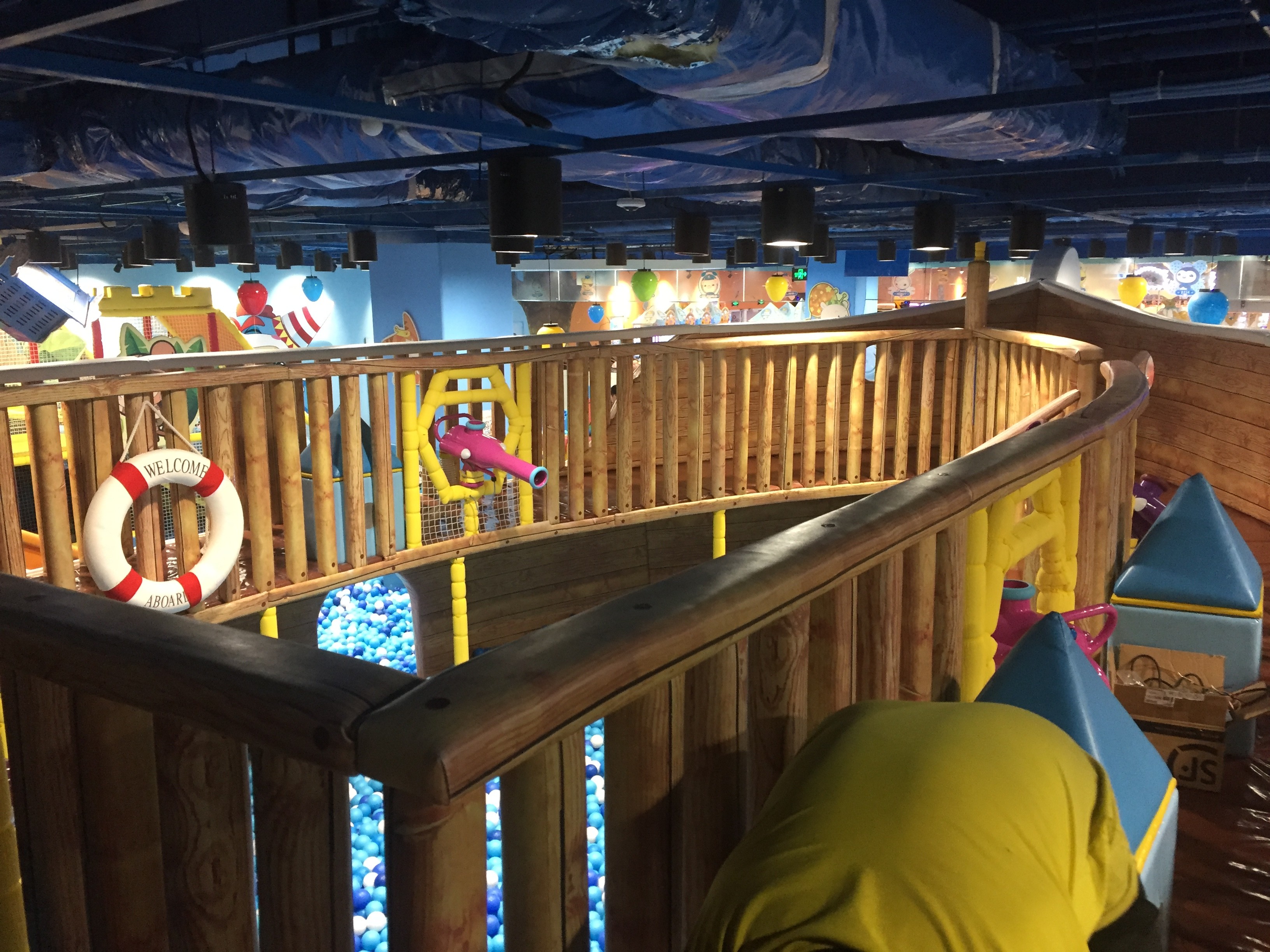 Indoor Playground Gun Ocean Ball Blaster For Single Player Or Multiplayer
