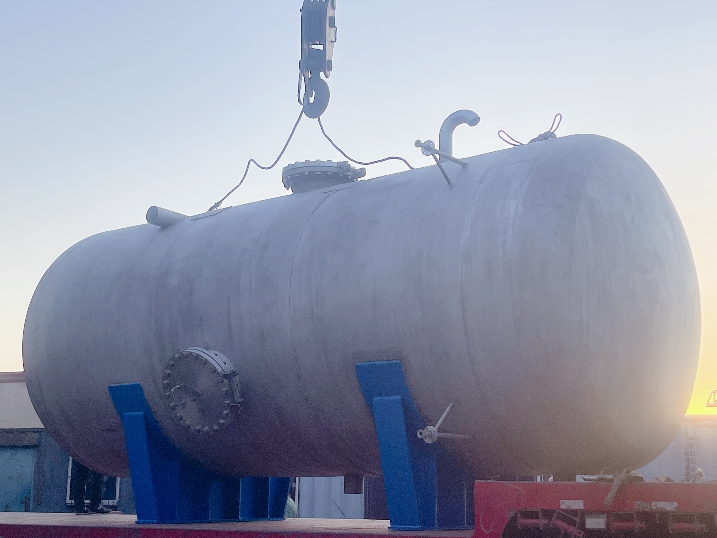 Direct 100 Liter Stainless Steel Water Storage Tank for Liquid Oil Storage Function
