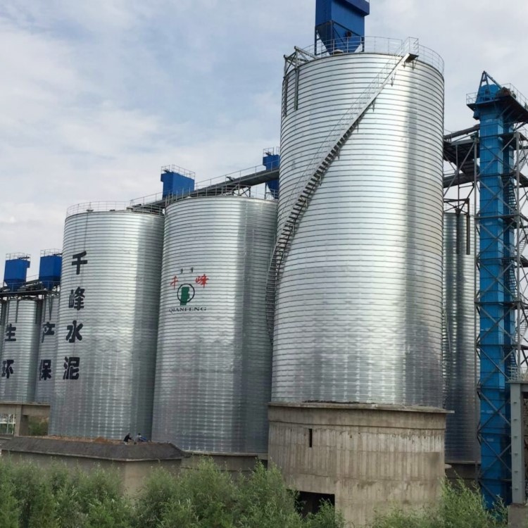 Spiral silo for tank
