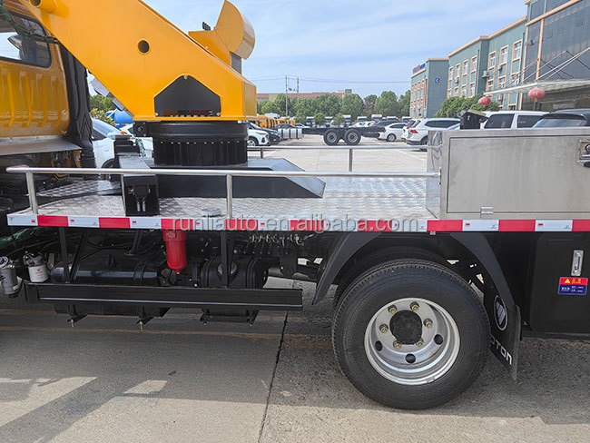 Factory Light Duty 18m High Altitude Operation Truck Boom Lift Mounted on Truck in Indonesia