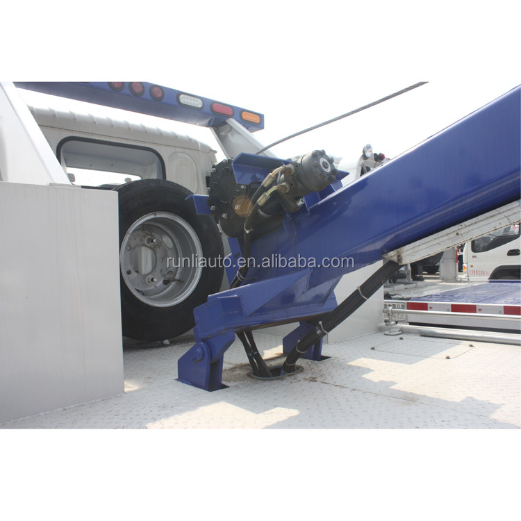 Remote Control Platform Road Wrecker Recovery Truck With Crane 99km/h