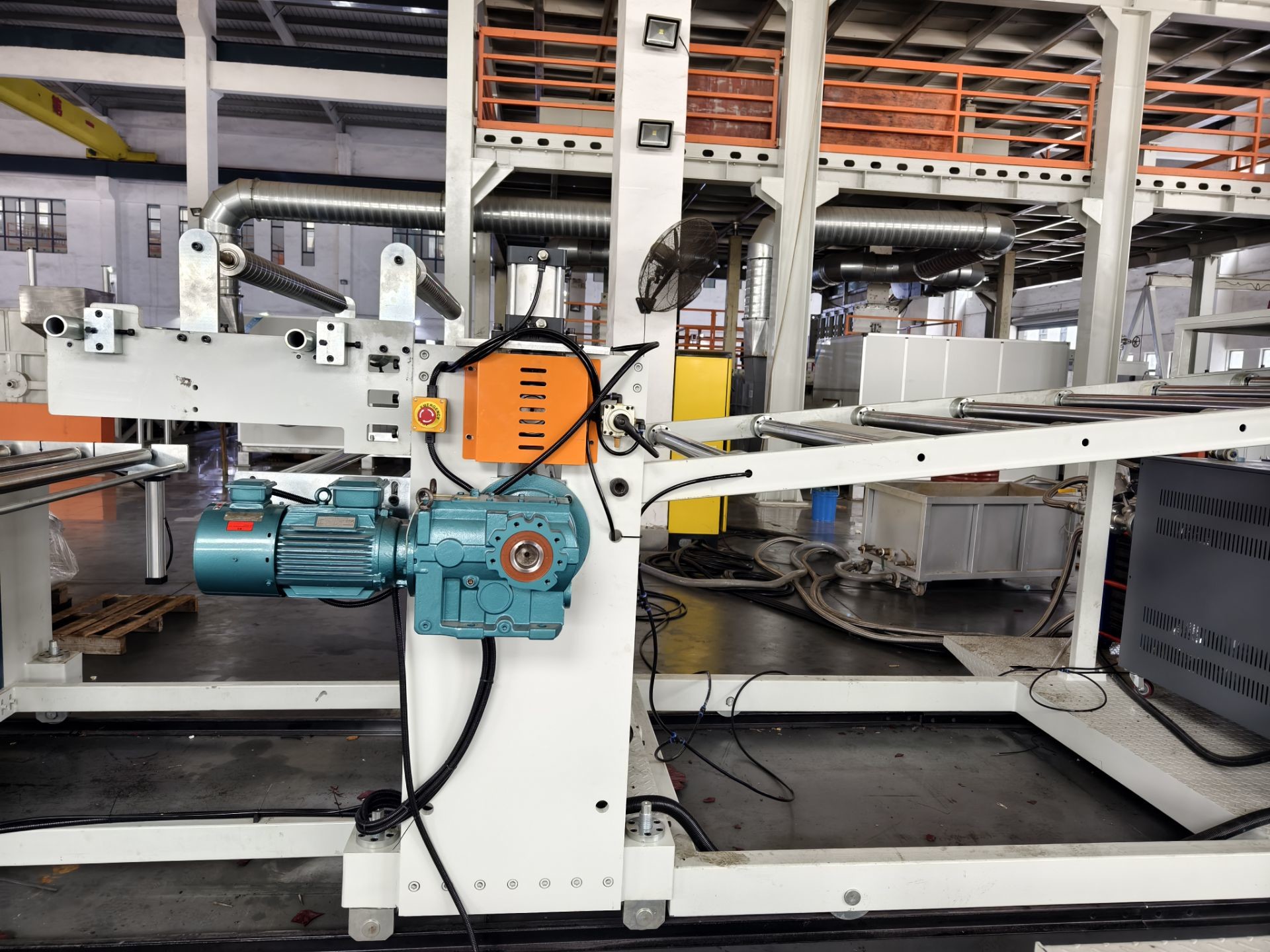 PC ABS Luggage Sheet Extrusion Machine 300-400kgs/Hr