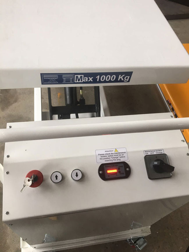 Hydraulic Mobile Electric Lift Table 750kg 1653lbs Capacity 916x610mm