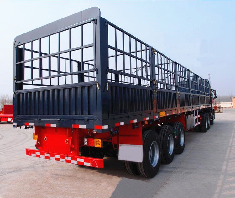 Logistics Fence Semi Trailer for Bulk Cargo and Livestock Transportation in Warehouse