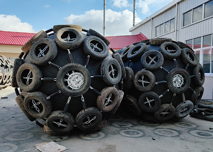 3300x6500mm Pneumatic Rubber Fender ISO17357 Certified 80Kpa