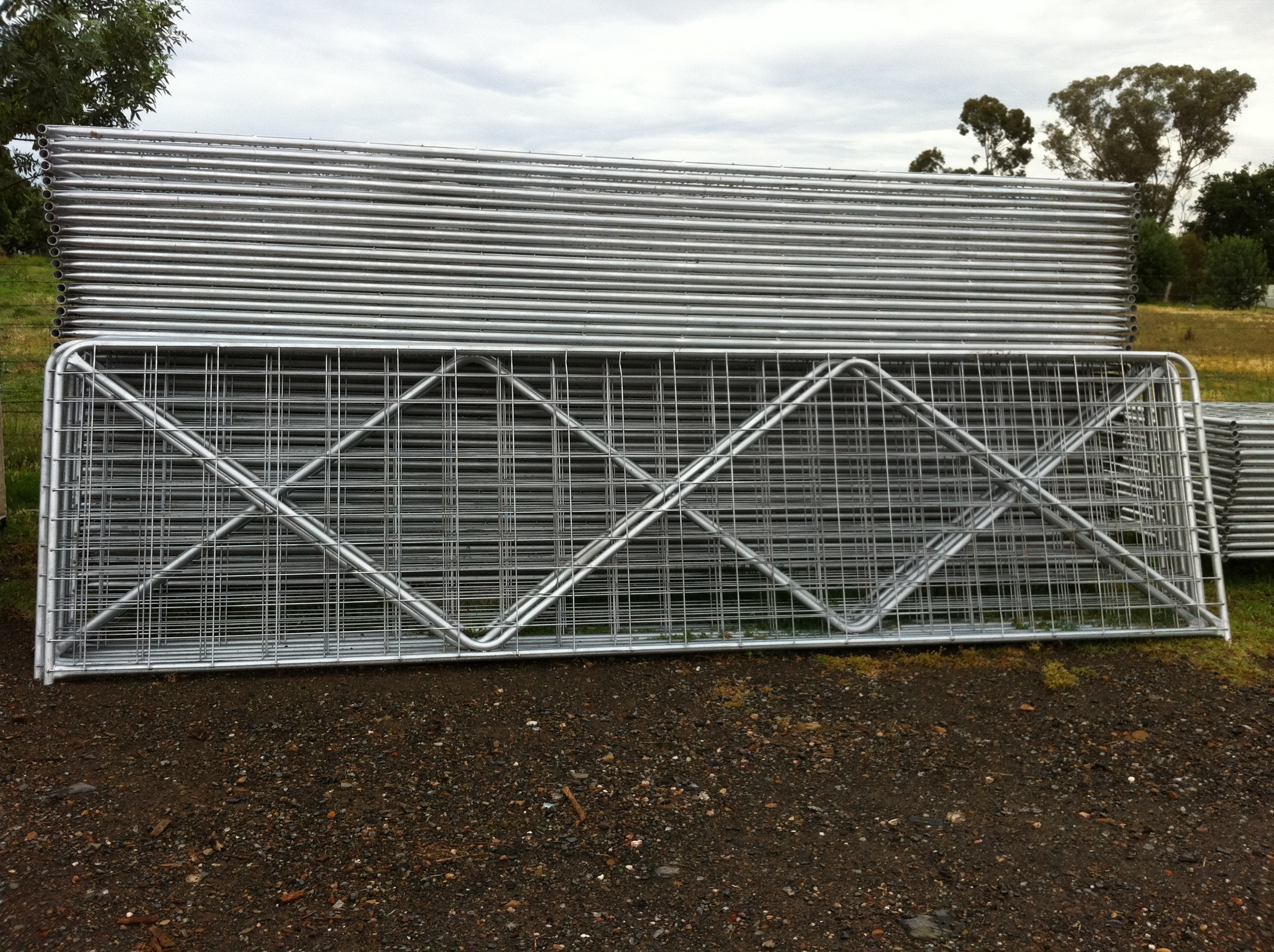 14ft N Stay Farm Gate Horse Cattle Sheep Yard Panels Pick up