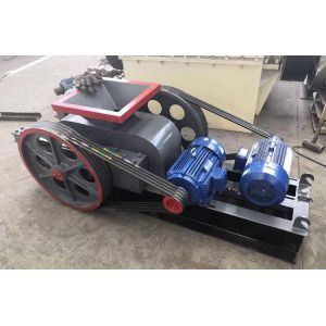  Secondary Quartz Stone Crushing Equipment Sand Double Smooth Roller Crusher Manufactures