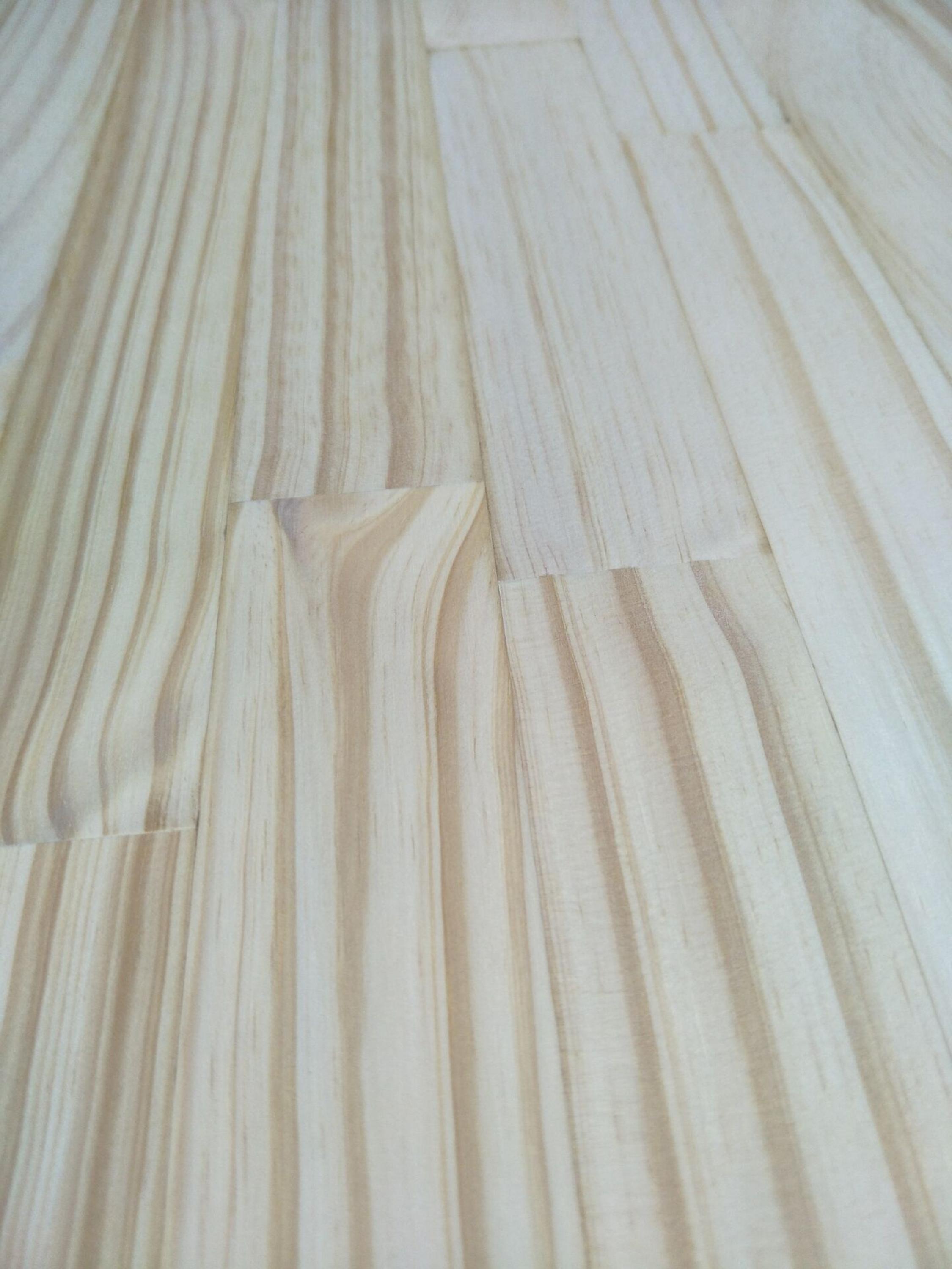 Pine Wood Furniture With Density 480-550kg/M3 And Moisture Content 8%-12%