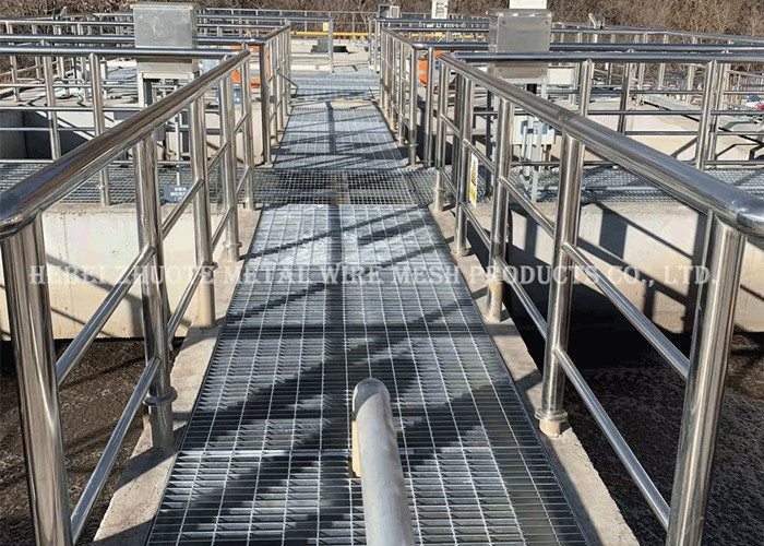 Hot Dip Galvanized Flooring Heavy Duty Steel Grating 32*5mm Anti-Skid