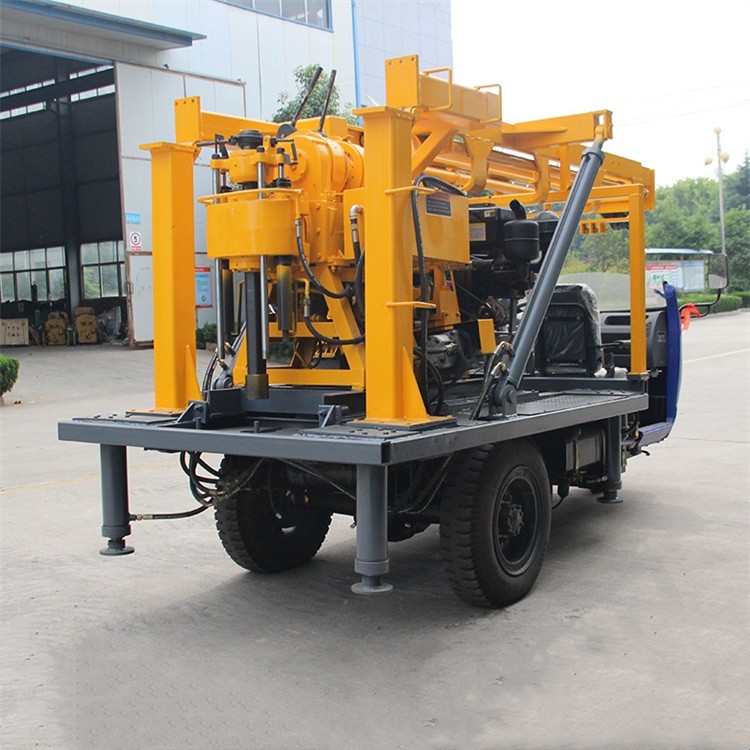 Water Well Hydraulic Drilling Equipment Three Wheel Vehicle Mounted