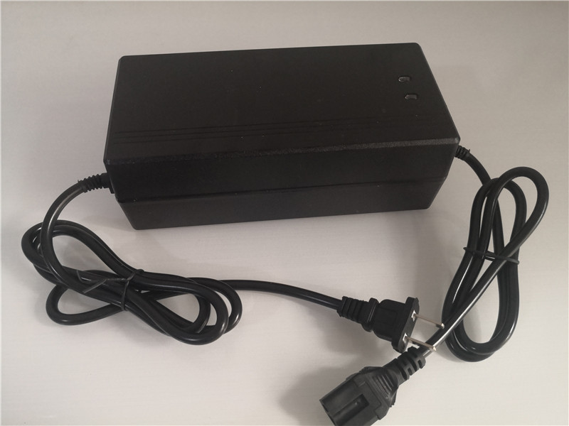 Factory supply batteries rechargeable li-ion lithium 6.8Ah 12v /5V 13Ah12v with AC Charger US/EU/AU/UK Plug