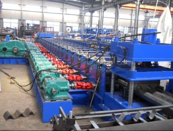 Hydraulic power 5.5KW guard railway roll forming machine electric computer fully Automatic