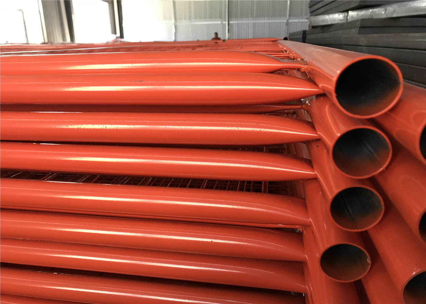 Powder Coated Temporary Construction Fencing Panels OD 32mm*1.4mm 2.1mx2.4m Mesh 60mm*150mm
