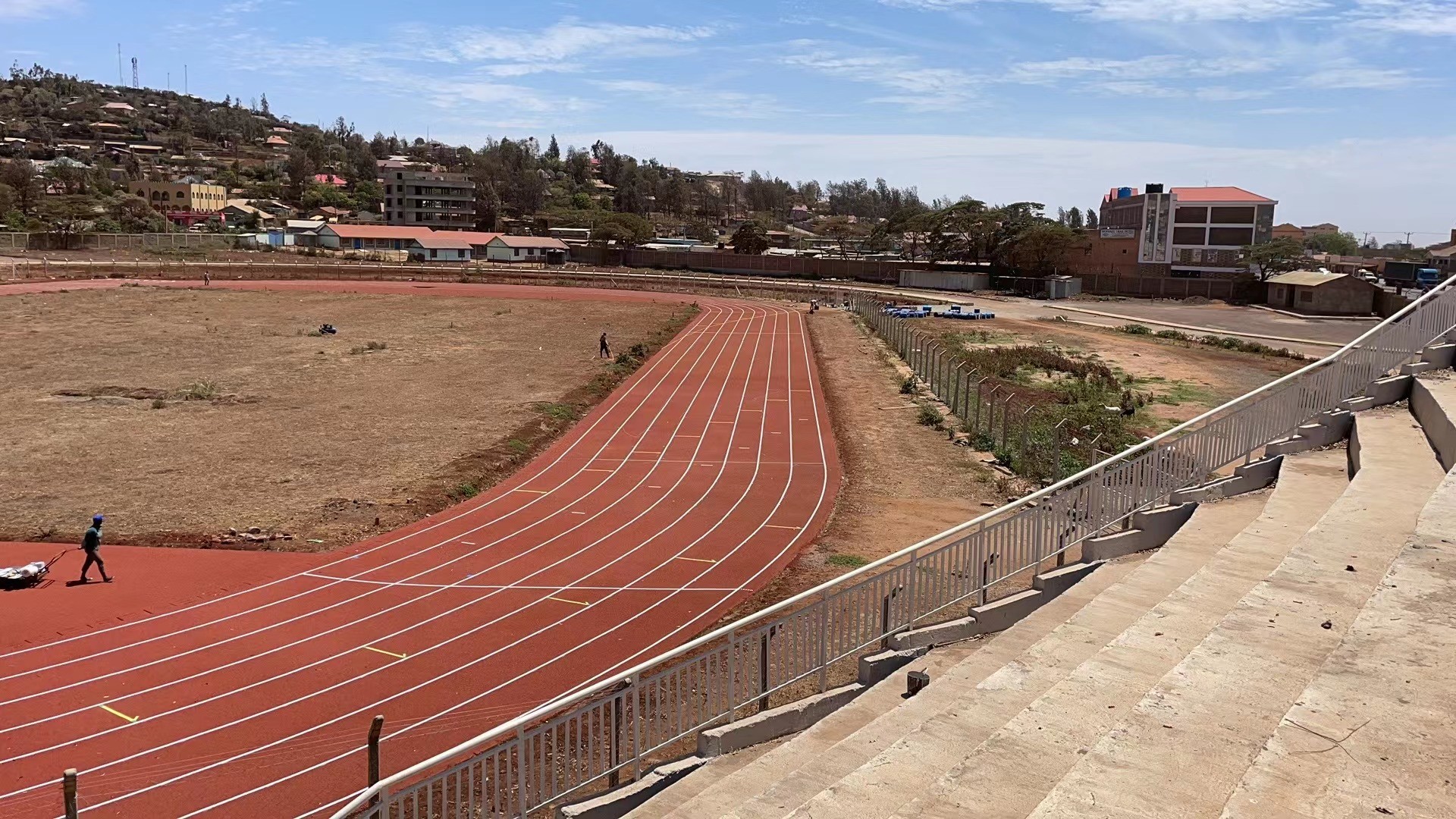Sandwich System Tartan Running Track With Installation Red Playground