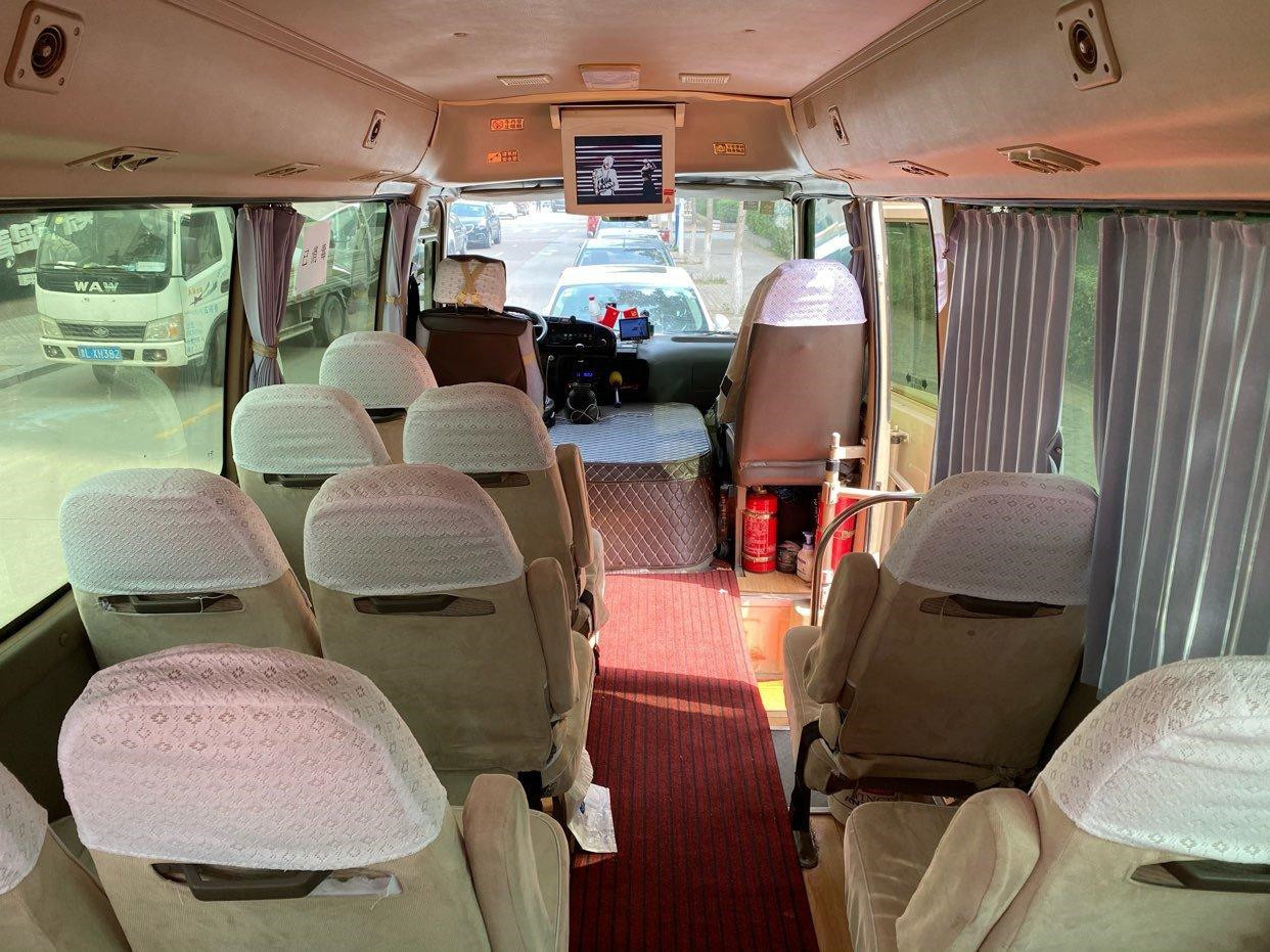 22 Seats 2012 Year Left Hand Steering Used Toyota Coaster Bus 2TR Gasoline Engine