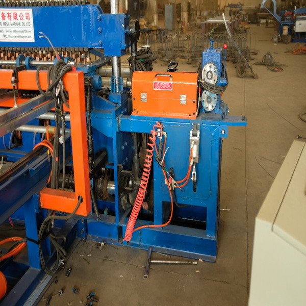Galvanized Spooling Diamond Mesh Wire Making Machine 70times/Min