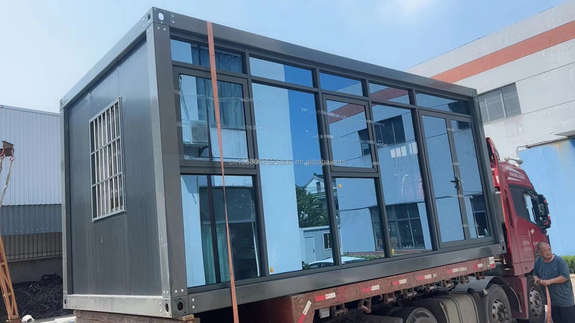Aluminum Alloy Windows Used in 20 Foot Luxury Prefabricated Wooden House with Kitchen and Bathroom