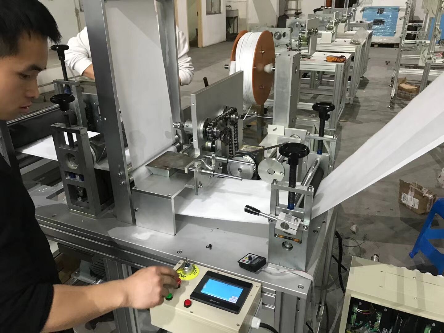  Min Automatic N95 Mask Making Machine Automatic 3 5 layers disposable face mask machine product line Manufactures