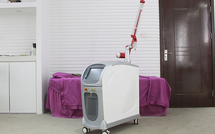 Q Switched ND YAG Laser Tattoo Removal Machine For Pigment Deposit Dispelling