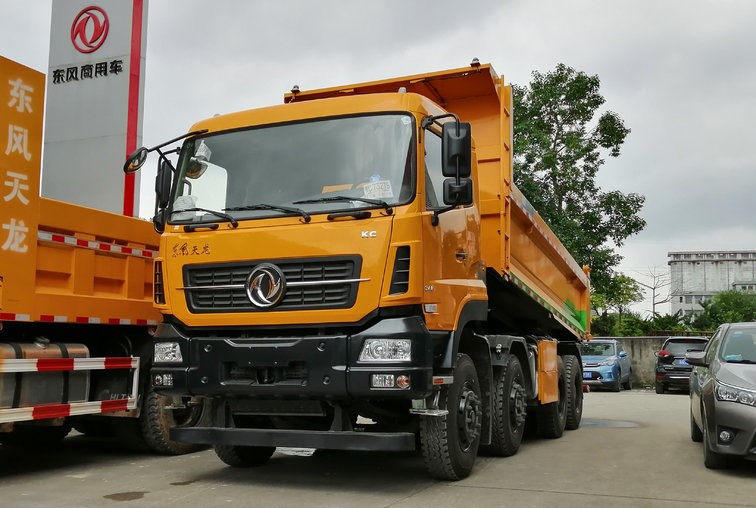 U Shaped Upper Cover And Elevated Cargo Box 12 Wheel Tipper Truck For Mining Dumping
