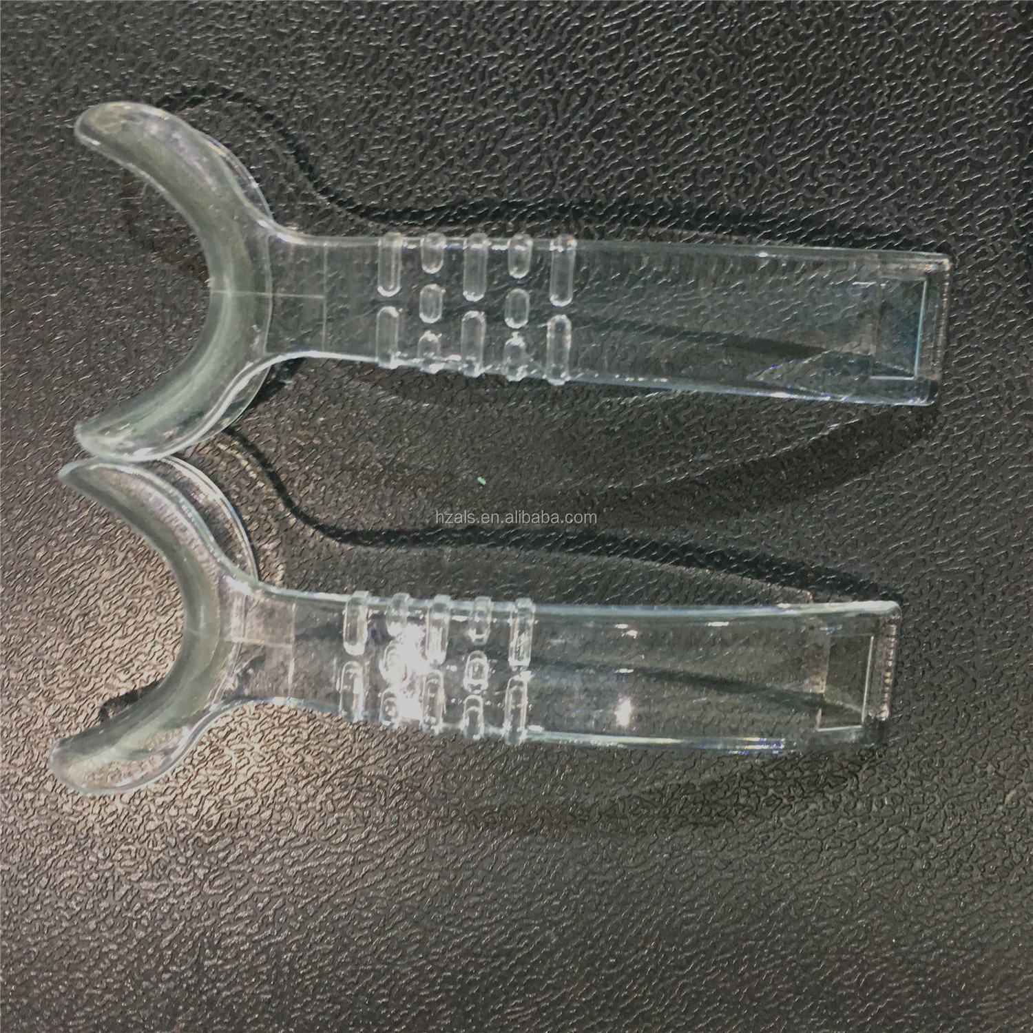 Manual Power Source Cheek Retractors for Autoclavable Dental Lip Cheek Retraction Class I Instrument Classification