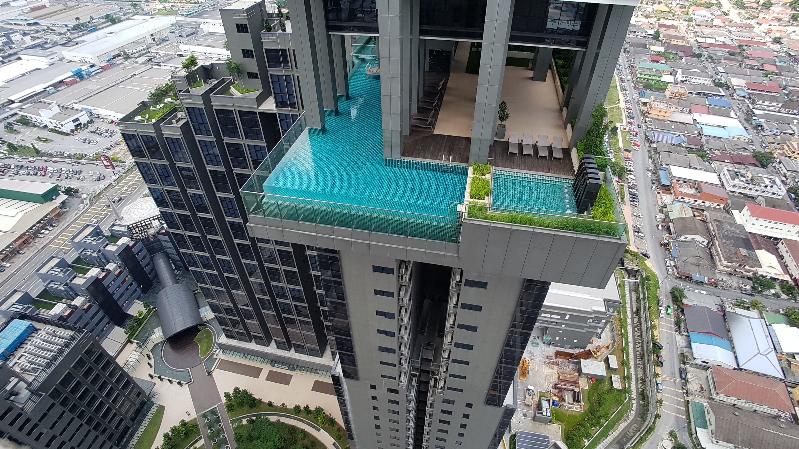 Customizable Above Ground Glass Enclosed Swimming Pools with High Light Transmission