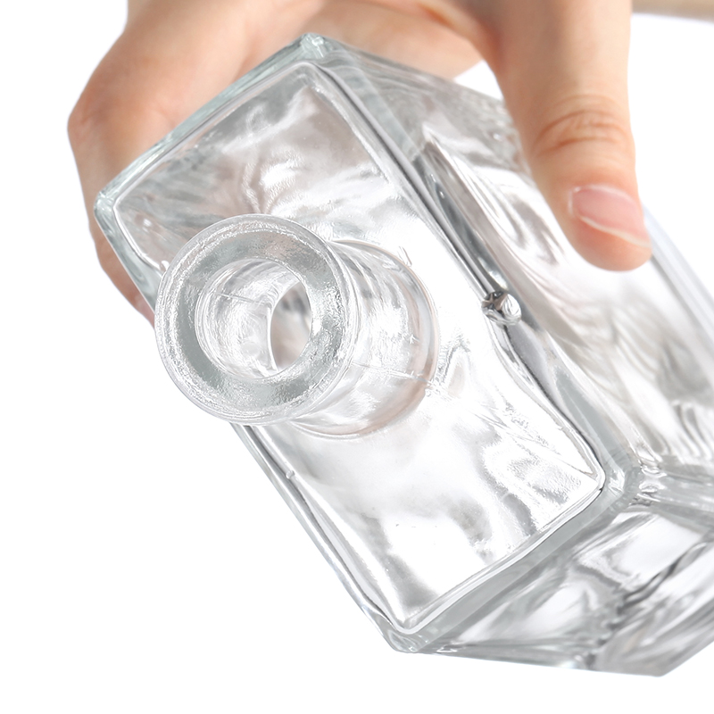 Shandong 700ml 750ml Flat Square Decal Glass Wine Bottle with Customize Sealing Type