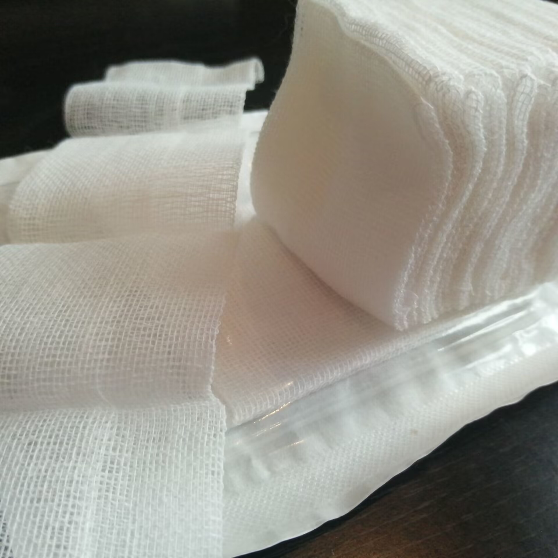 ISO Certified White Gauze Pads Swabs High Softness for B2B Buyers