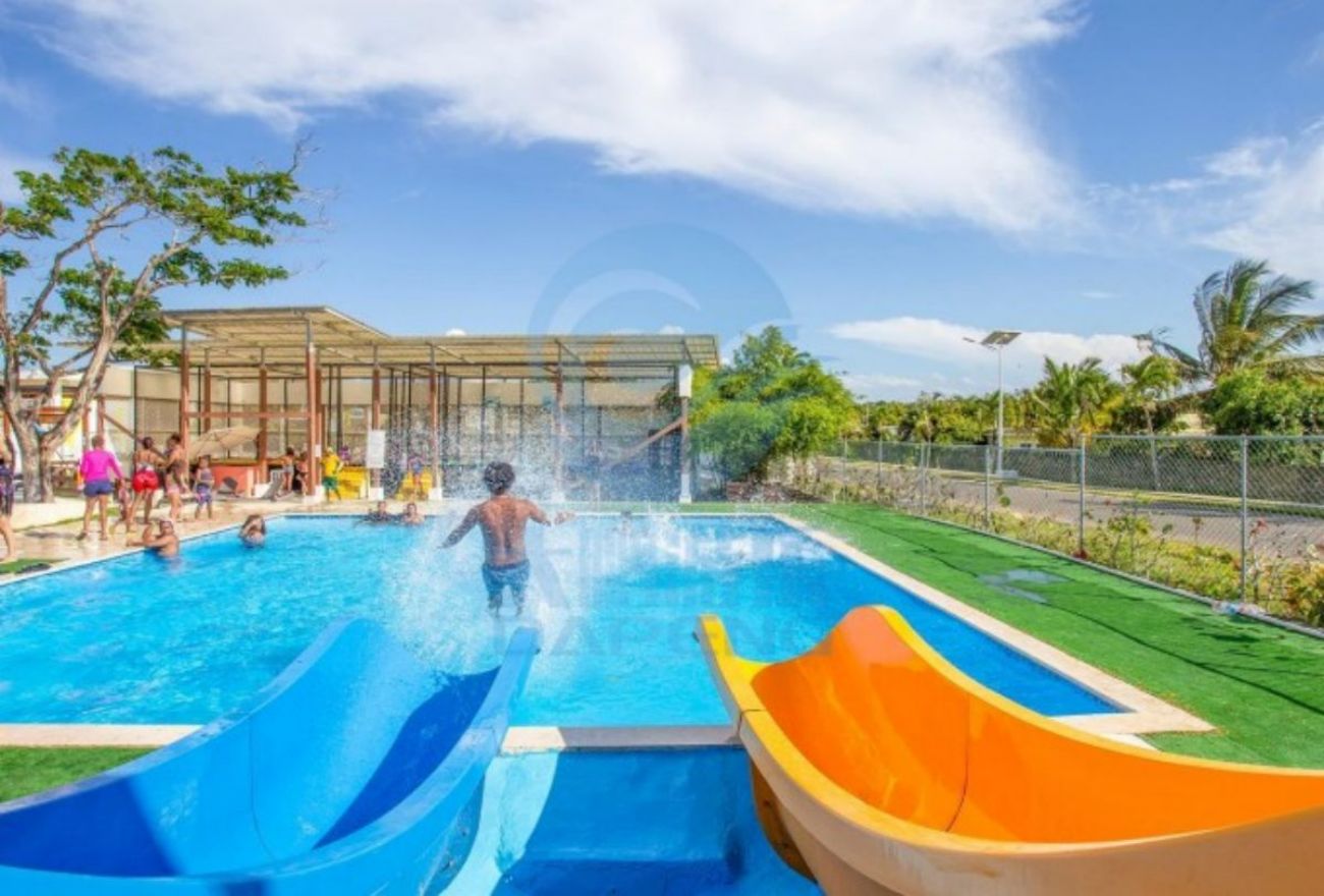 OEM Aqua Park Swimming Accessories Fiberglass Water Slide for Kids