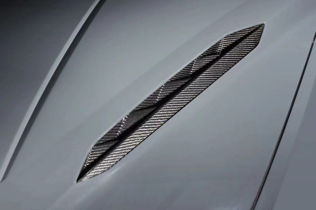 2023-2024 Lamborghini Body Kit URUS Top Style Front Lip Diffuser Spoiler Kit