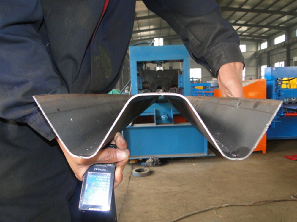 Steel Sheet Highway Guardrail Roll Forming Machine 10m/min