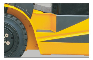 Multifunctional Diesel Powered Forklift 2 Ton With Side Shifter Solid Tyres