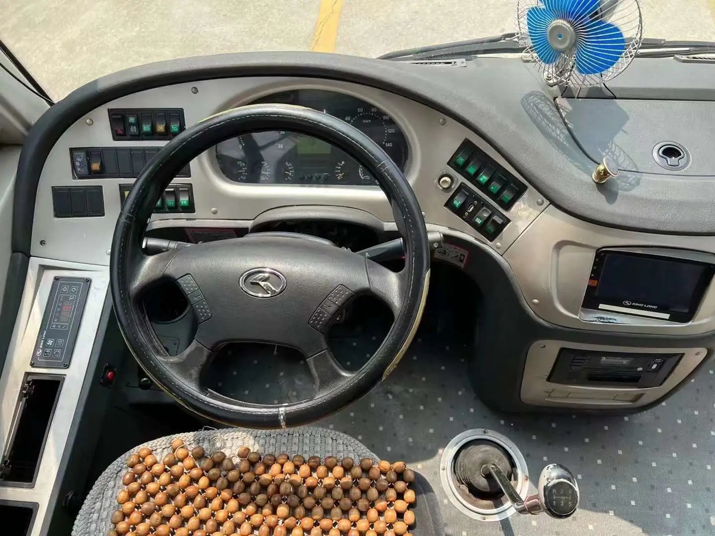 Used Passenger Bus Yuchai Engine 33 Seats Manual Transmission A/C Sliding Window 2nd Hand Kinglong Bus XMQ6759