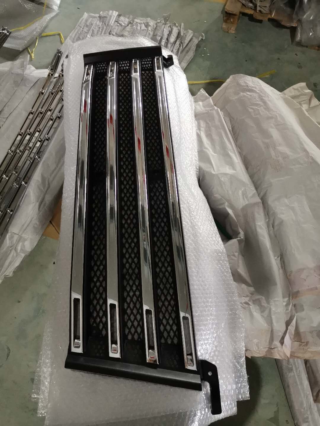 Hyundai HD 120 HD 210 Truck Parts Front Bumper Grille OEM 86311-6C000