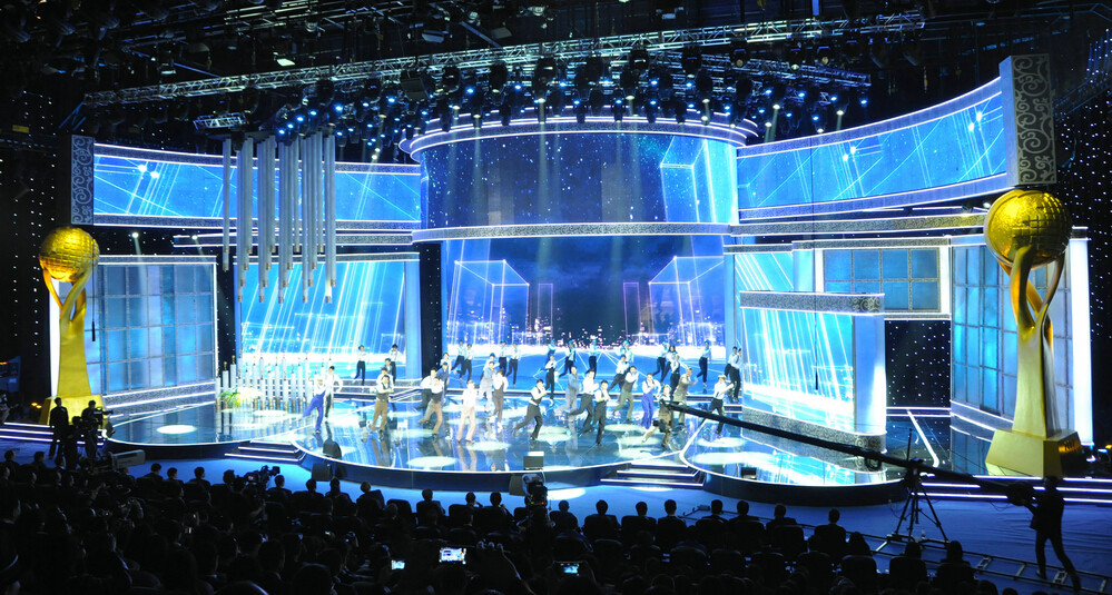 Exterior Small LED Video Wall Cabinet Advertising Ultra Slim 500x500mm 3.91mm Pixel