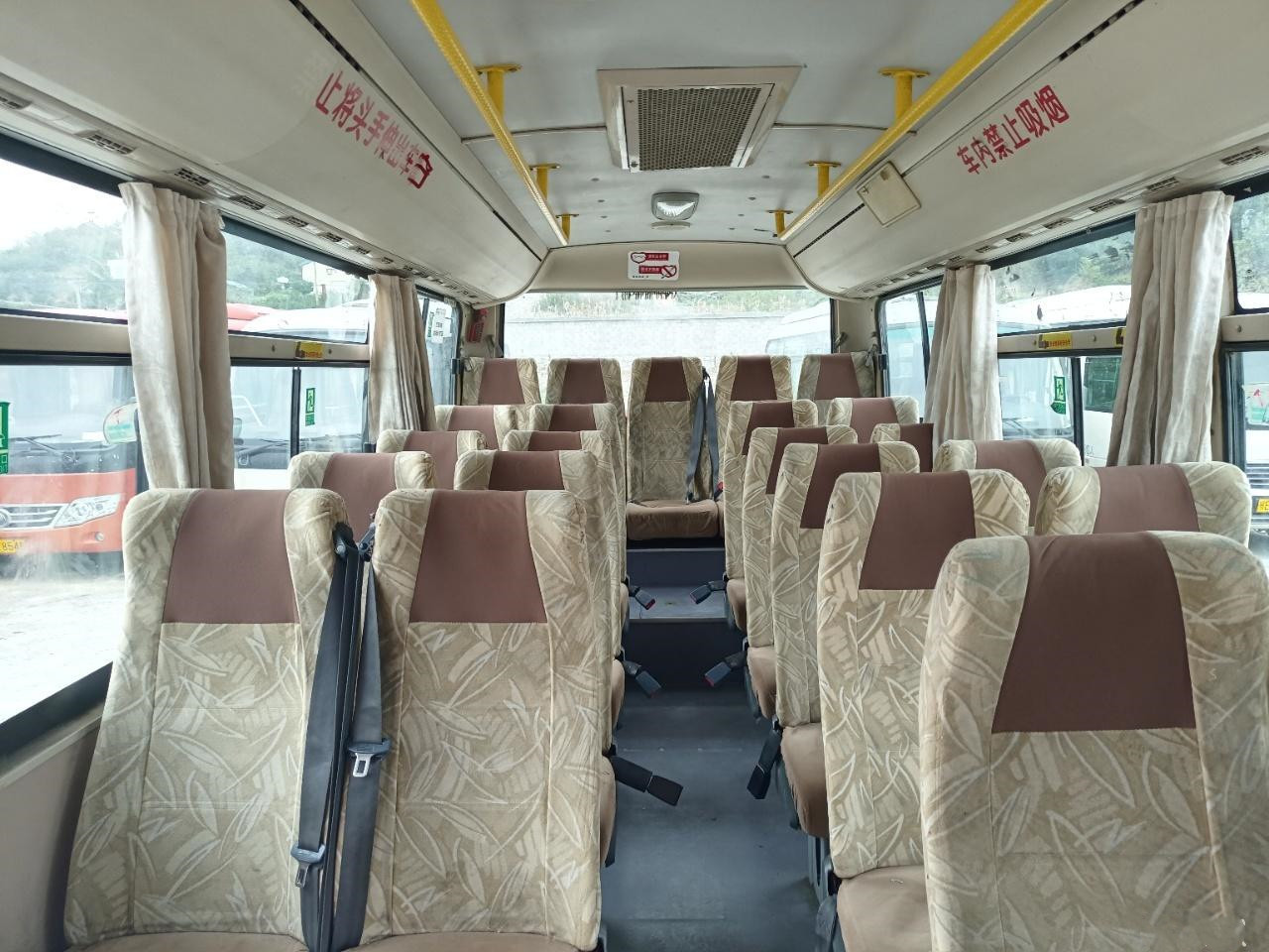 Mini Tour Coach Used Yutong Bus ZK6729D 130hp Folding Door 28seater Left Steering